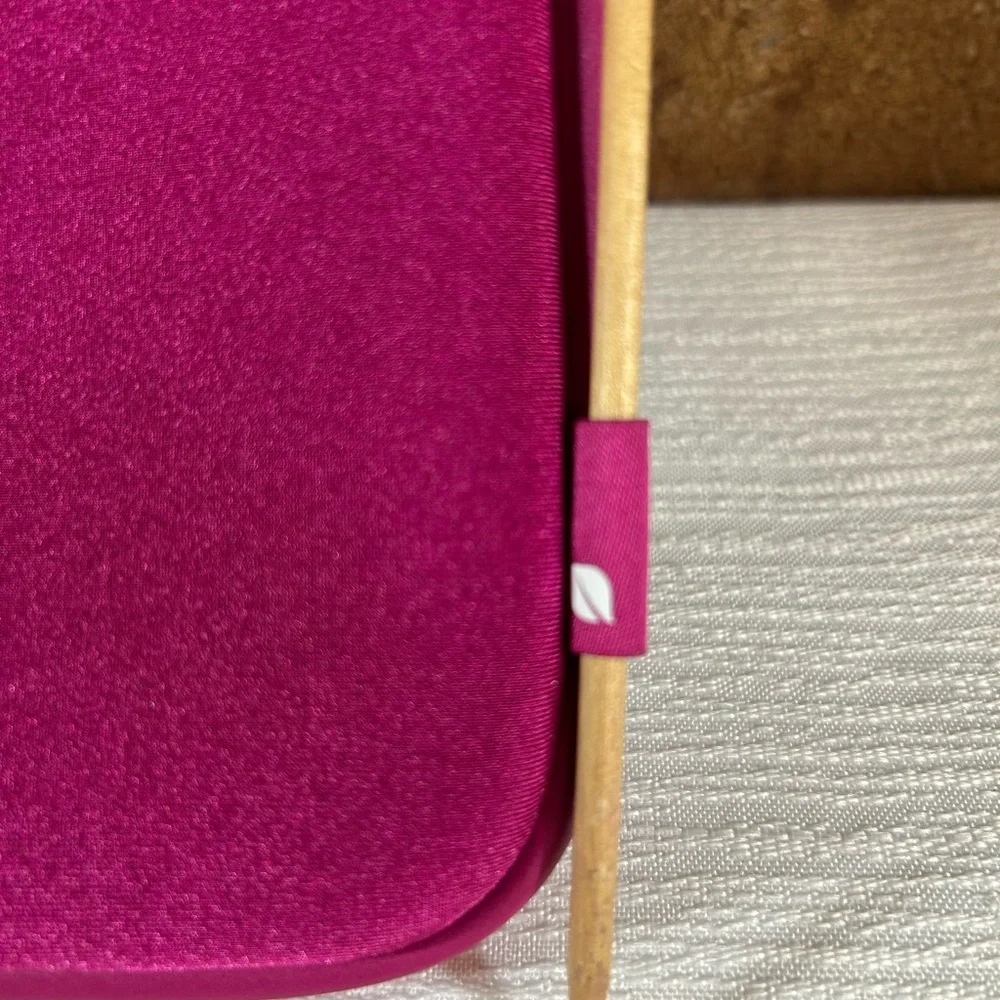 INCASE Neoprene Classic 13” Laptop/Tablet Sleeve - Picture 4 of 12